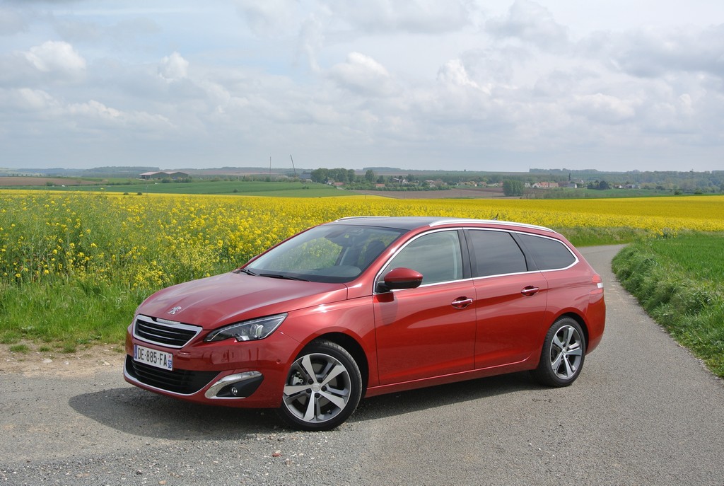 Peugeot 308&308SW Drive in France_2014_Hong Boon How (10)