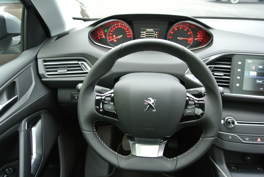 Peugeot 308&308SW Drive in France_2014_Hong Boon How (17)