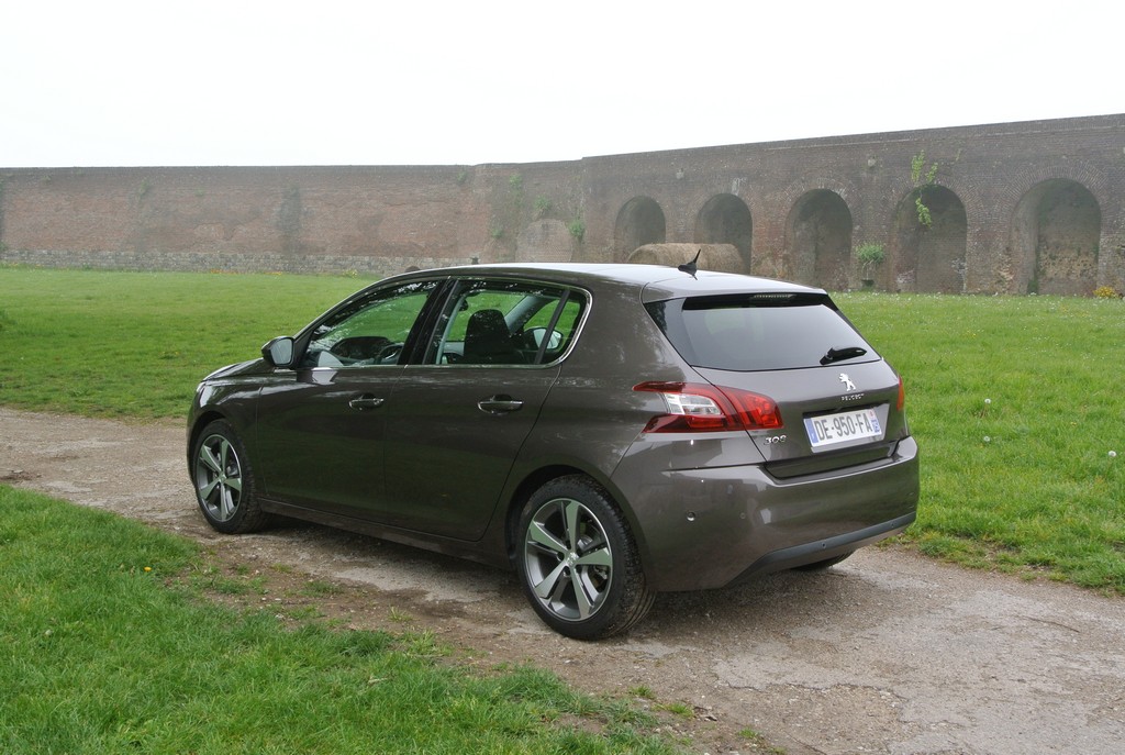 Peugeot 308&308SW Drive in France_2014_Hong Boon How (24)