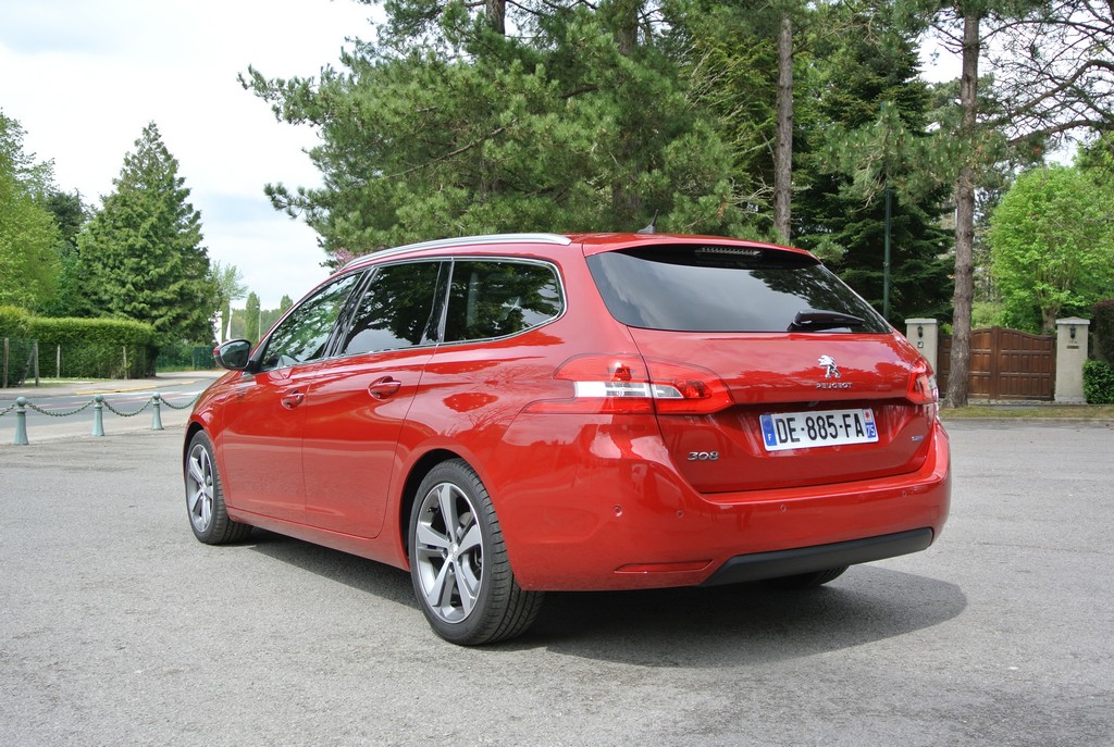 Peugeot 308&308SW Drive in France_2014_Hong Boon How (8)