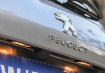 2015 Peugeot 308 (21)