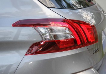2015 Peugeot 308 (23)