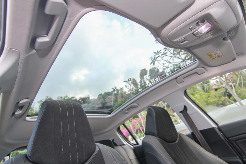 2015 Peugeot 308 (29)