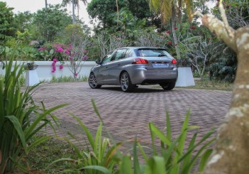 2015 Peugeot 308 (33)