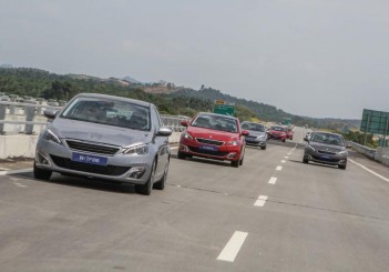 2015 Peugeot 308 (4)