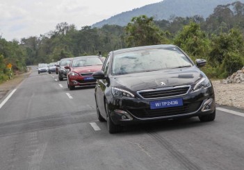 2015 Peugeot 308 (5)