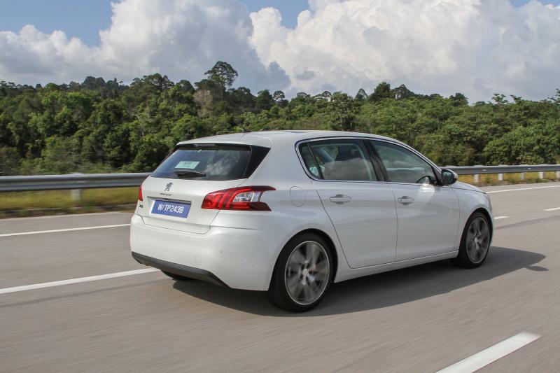 2015 Peugeot 308 (6)