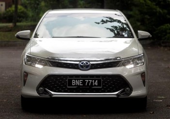 Toyota Camry Hybrid - 04