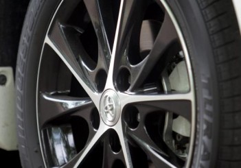 Toyota Camry Hybrid - 08
