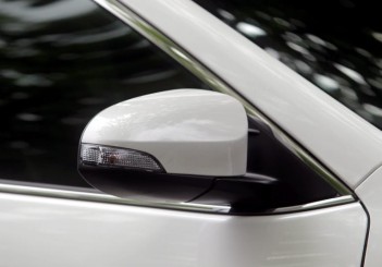 Toyota Camry Hybrid - 09