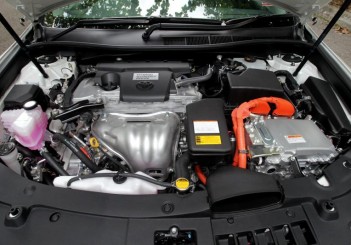 Toyota Camry Hybrid - 19