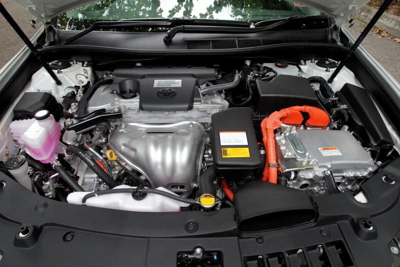 Toyota Camry Hybrid - 19
