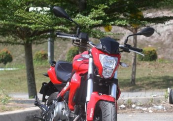 Benelli TNT 300 (1)