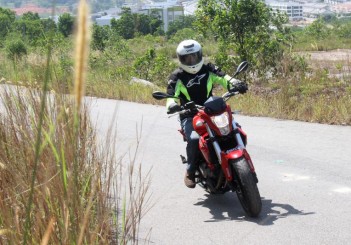 Benelli TNT 300 (13)