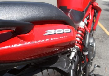 Benelli TNT 300 (6)