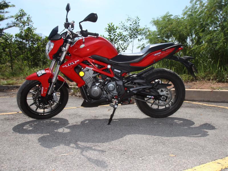 Benelli TNT 300 (7)