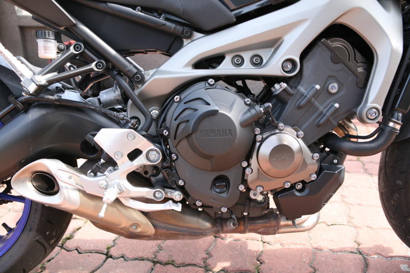 Yamaha MT-09 - 03