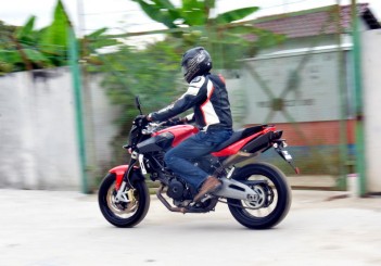 Aprillia Shiver 750 - 03