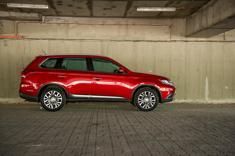 Mitsubishi Outlander - 02