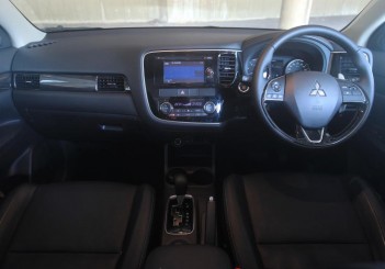 Mitsubishi Outlander - 10