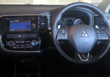 Mitsubishi Outlander - 11