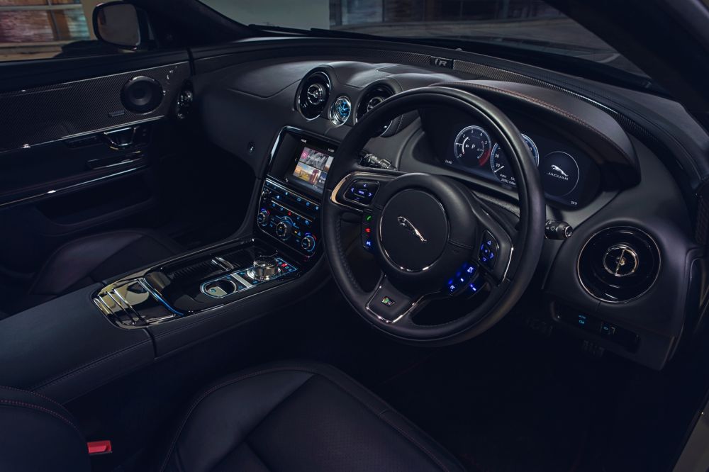 Jag_XJ_Interior (1)