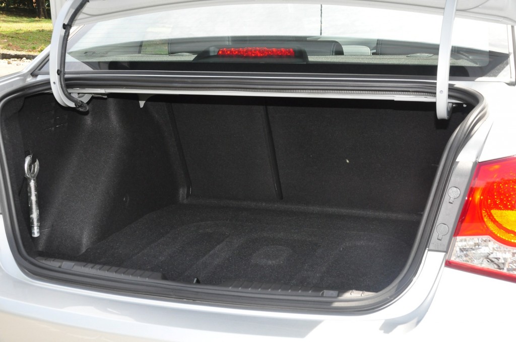 Chevrolet Cruze Sport - 30