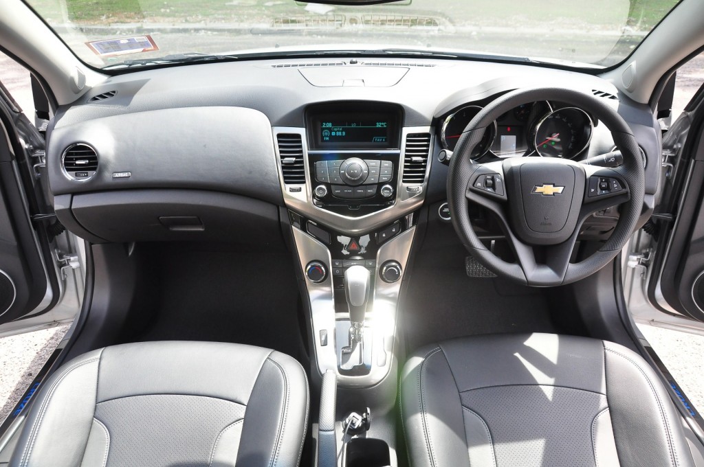 Chevrolet Cruze Sport - 54