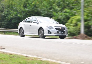 Chevrolet Cruze Sport - 73