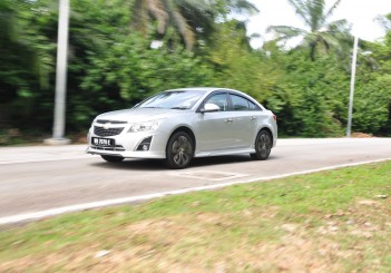 Chevrolet Cruze Sport - 74