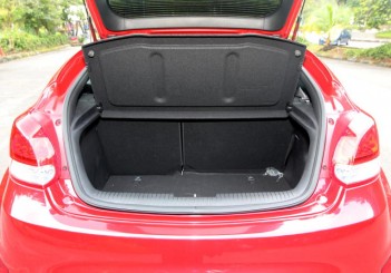 Hyundai Veloster Turbo - 09
