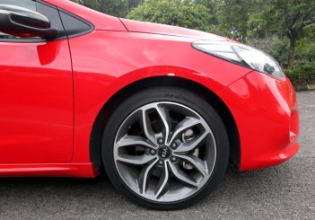 Kia Cerato Koup - 09