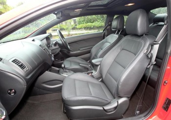 Kia Cerato Koup - 12
