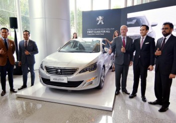 Peugeot 408 e-THP (3)