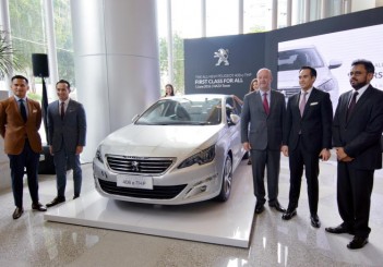 Peugeot 408 e-THP (4)