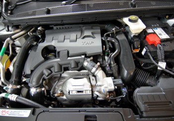 Peugeot 408 e-THP (5)