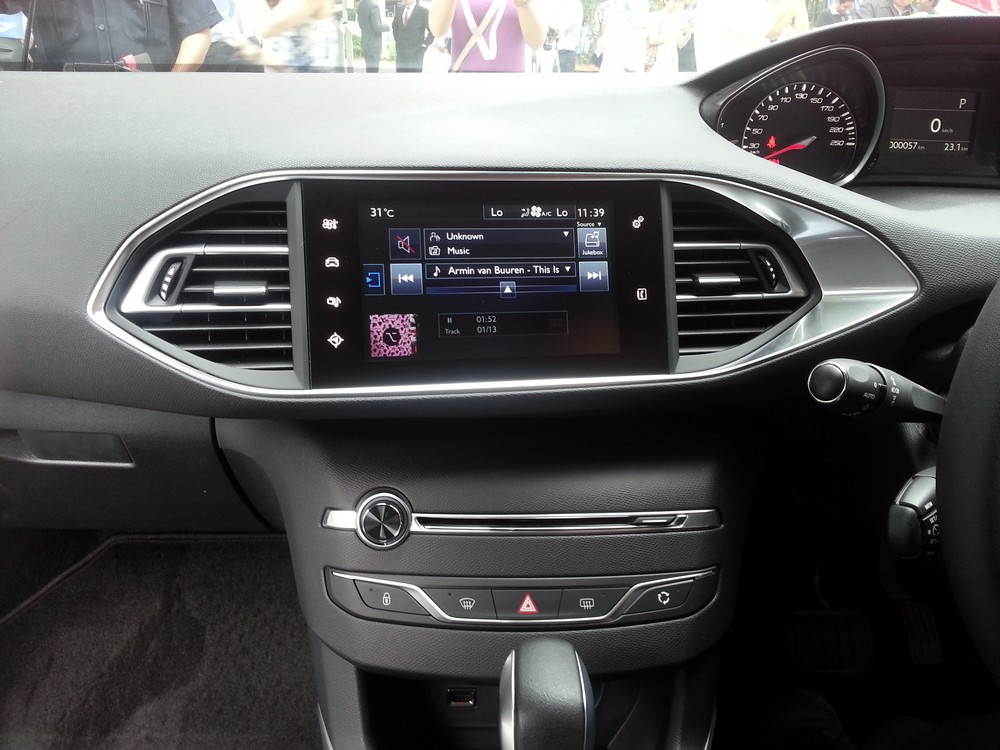 Peugeot 408 ethp (7)