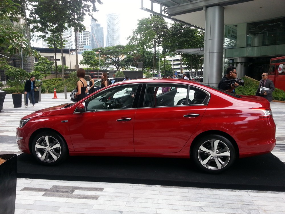 Peugeot 408 ethp (9)