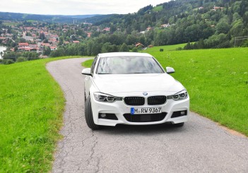 BMW 330e iPerformance - 04
