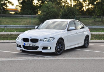 BMW 330e iPerformance - 12