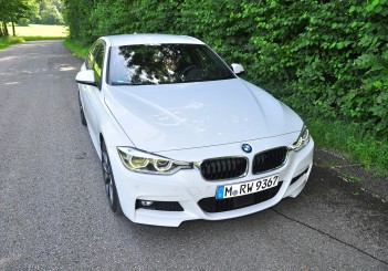 BMW 330e iPerformance - 13