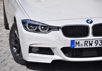 BMW 330e iPerformance - 18