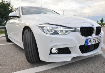 BMW 330e iPerformance - 21
