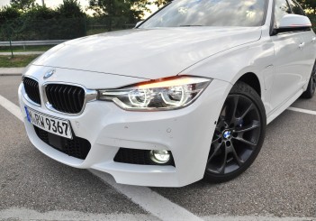 BMW 330e iPerformance - 22