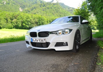 BMW 330e iPerformance - 28
