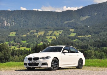 BMW 330e iPerformance - 36