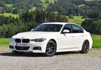 BMW 330e iPerformance - 37