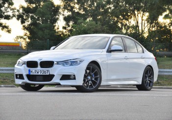 BMW 330e iPerformance - 42
