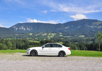BMW 330e iPerformance - 44