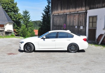 BMW 330e iPerformance - 48